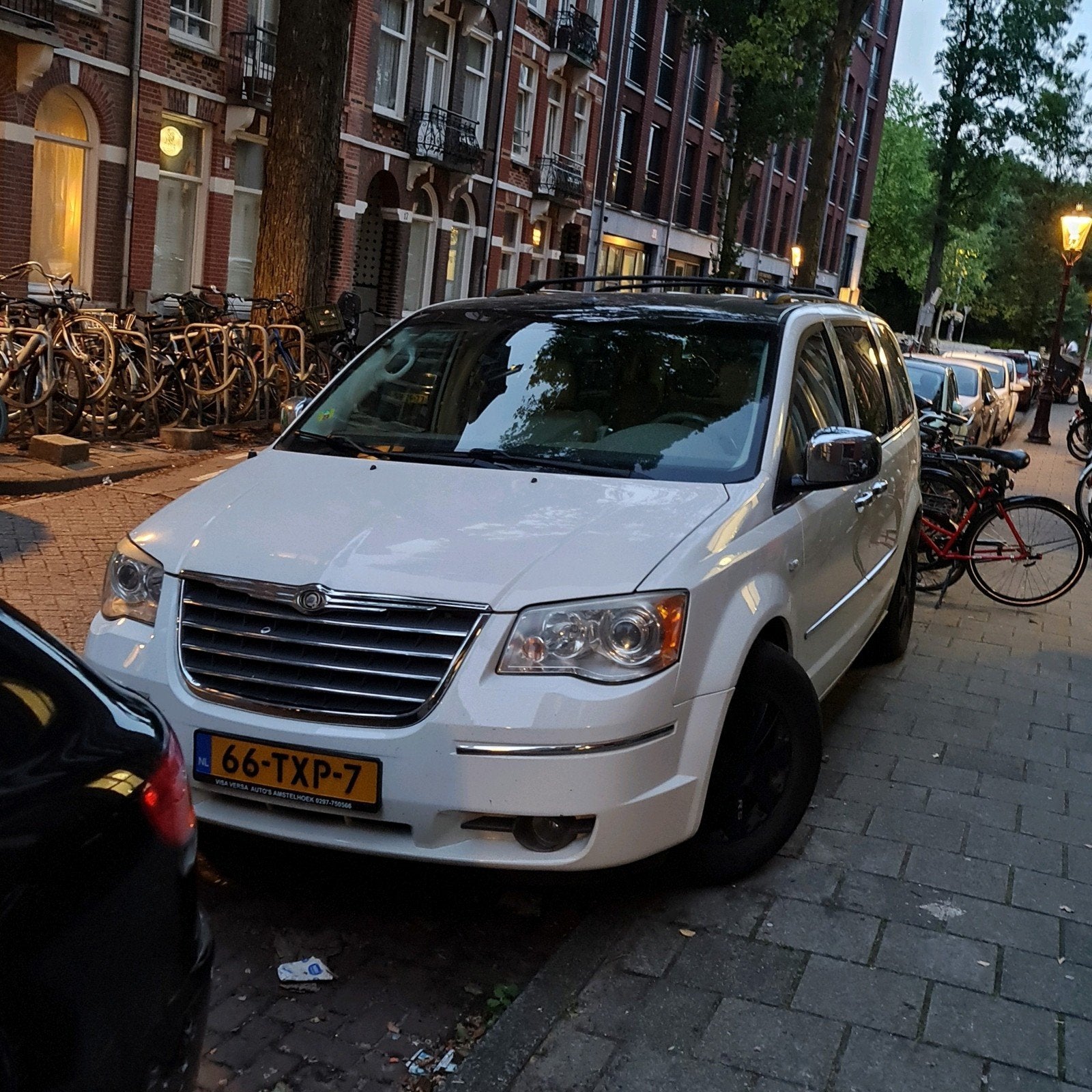 3 Cars! Chrysler town country LPG 2x skoda roomster, 450 kg, 4 cilinders, Roomster, Origineel Nederlands