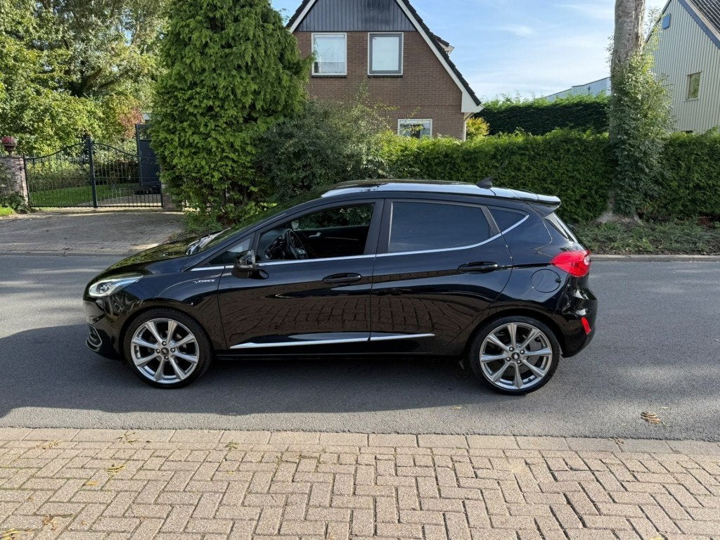 Ford FIESTA Vignale/automaat/trekhaak/volledig leer/adaptive, Gebruikt, Met garantie (alle), 620 kg, Zwart