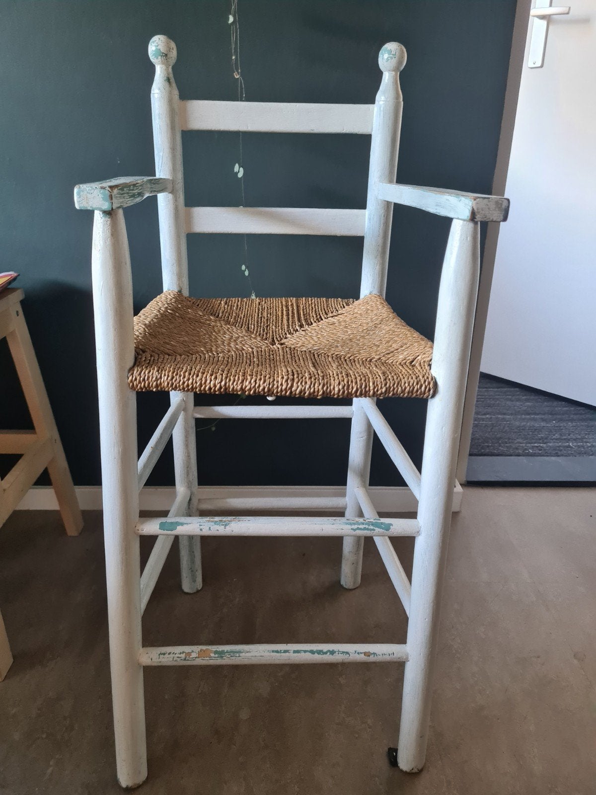 Vintage houten kinderstoel met rieten zitting, Huis en Inrichting, Stoelen, Ophalen, Gebruikt, Wit, Vintage, Landelijk, Brocante