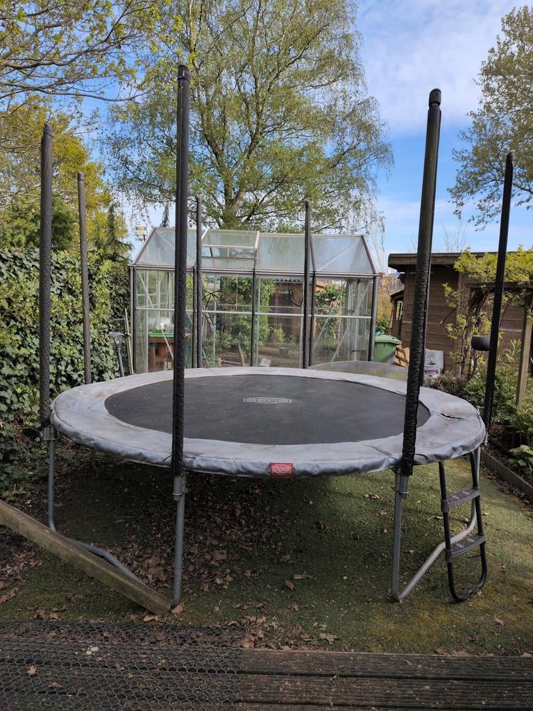 Berg trampoline 330cm, Kinderen en Baby's, Speelgoed | Buiten | Trampolines, Ophalen, Gebruikt