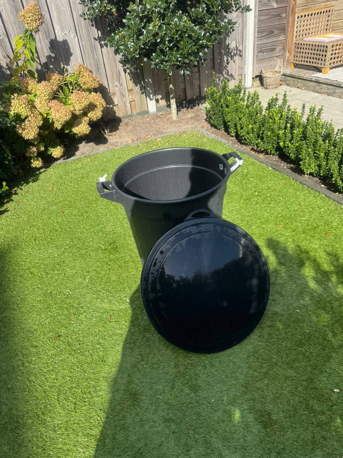 80L bak met deksel, Tuin en Terras, Ophalen, Zo goed als nieuw, Rond, Kunststof