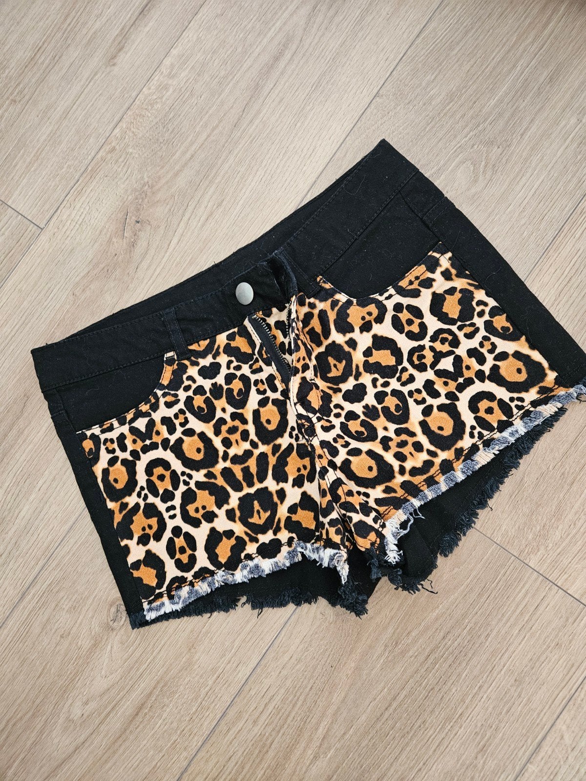 Nieuw shortje  M, Kleding | Dames, H&M, Zwart, Nieuw, Ophalen of Verzenden