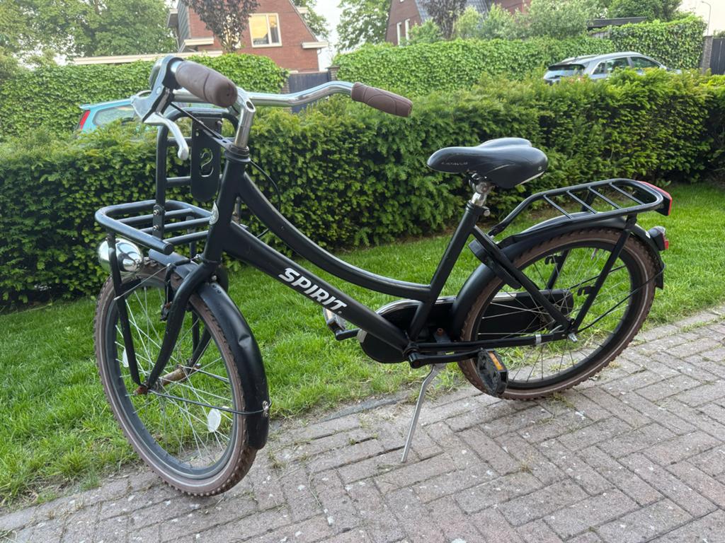 Spirit Zwarte Fiets 22 inch - Goede Staat, Ophalen, Terugtraprem, 22 inch, Gebruikt