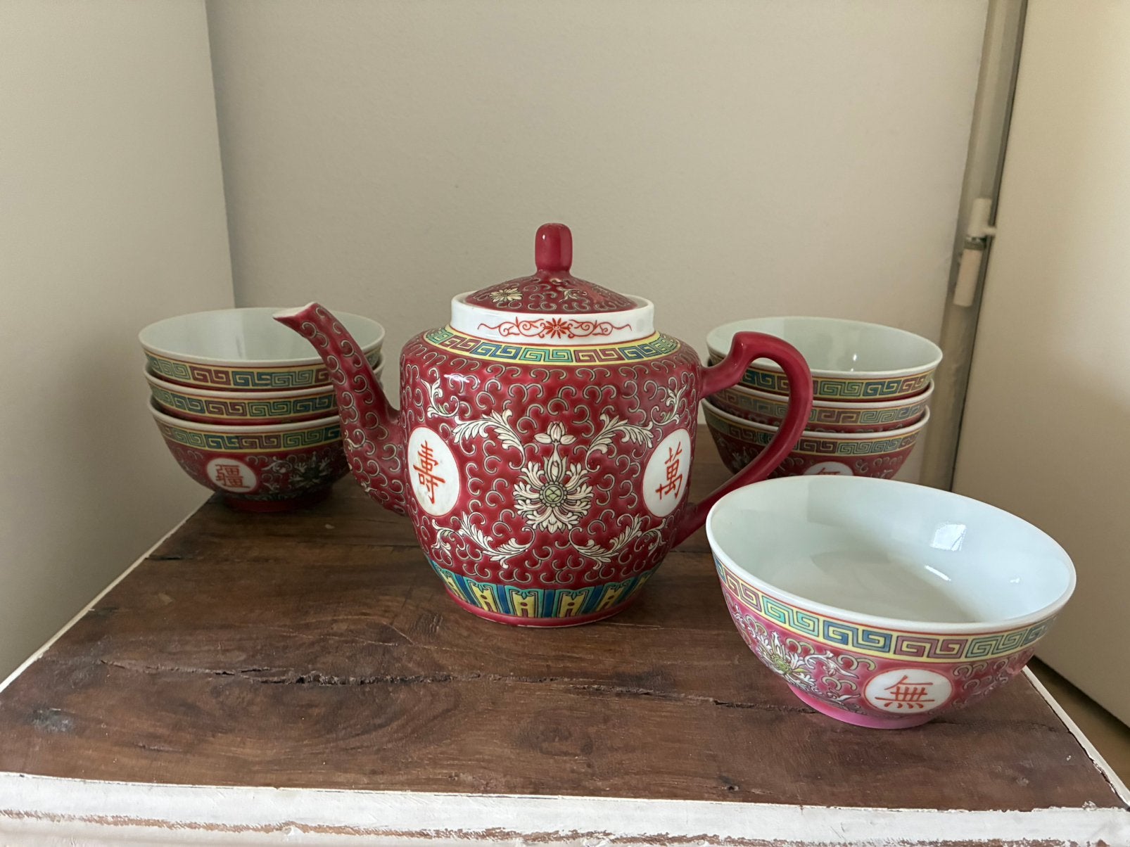 Set van 7 Mun Shou kommetjes en Theepot, Antiek en Kunst, Ophalen