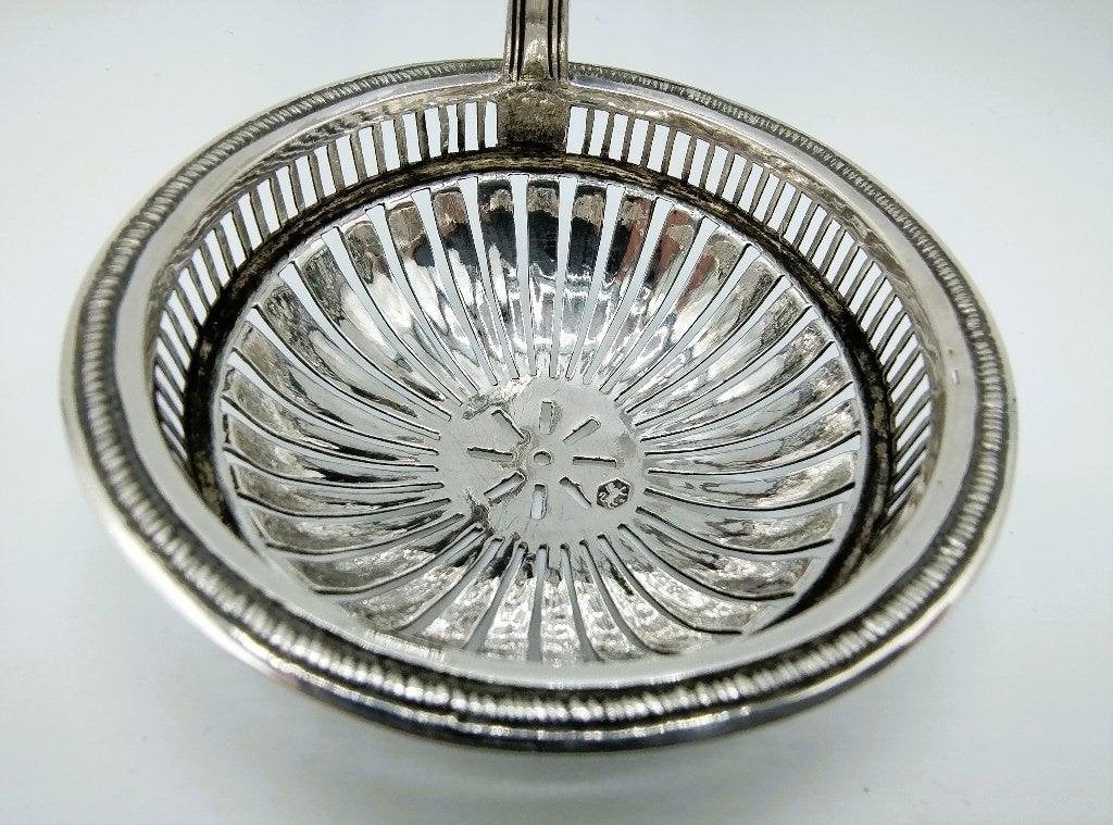 Zilveren strooilepel, G. Biemans, Rotterdam, 1829, Antiek en Kunst, Verzenden, Zilver