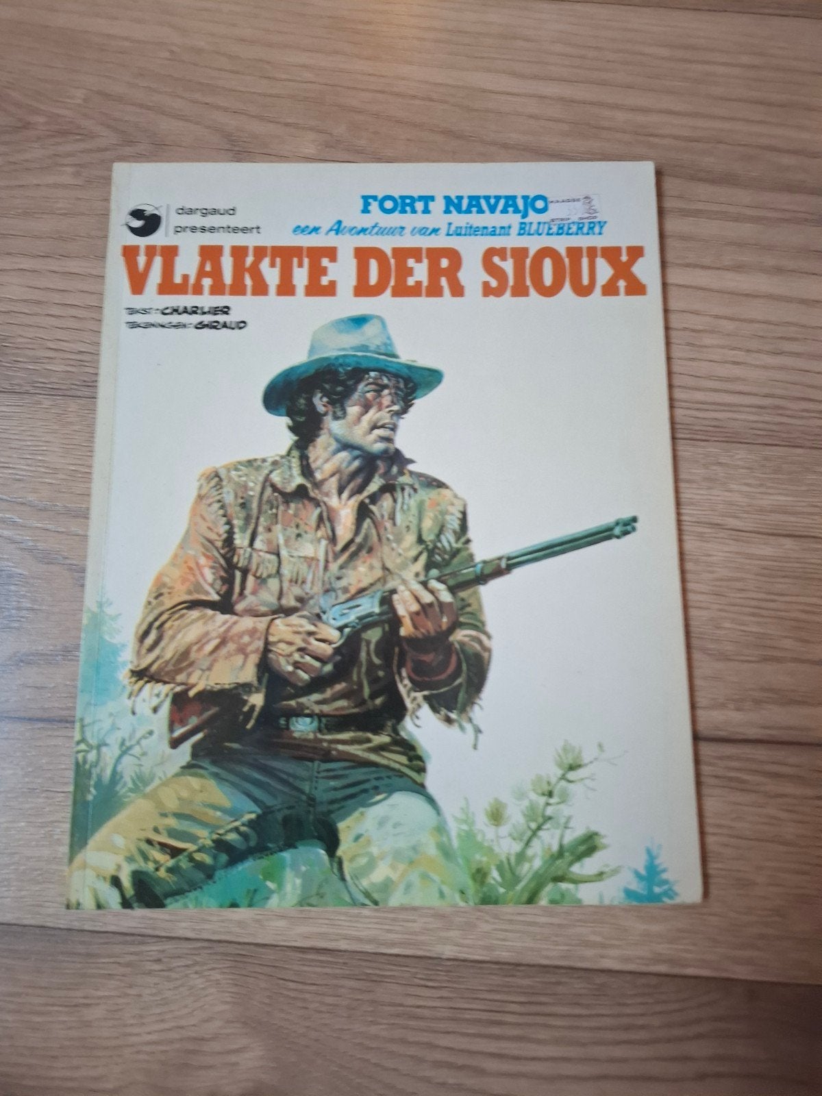 Fort Navajo: Vlakte der Sioux - Luitenant Bluebry stripboe, Boeken, Eén stripboek, Ophalen of Verzenden, Gelezen, Charlier, Giraud