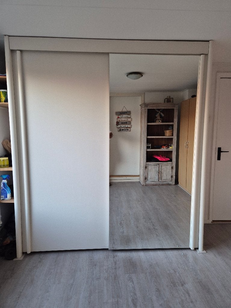 Ruime Kledingkast - Schuifdeuren, Ophalen, Met deur(en), Gebruikt, 200 cm of meer