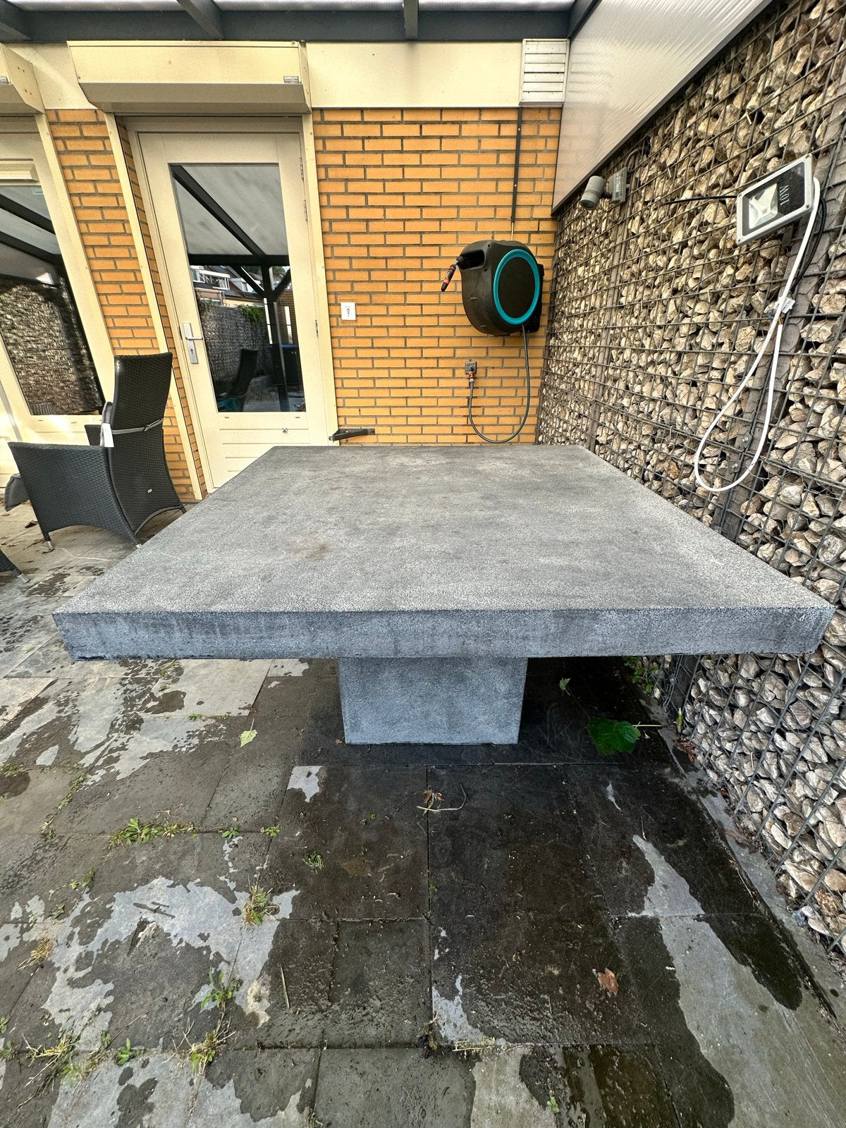 Robuuste tuintafel van steen, Ophalen, Gebruikt, Vierkant, Overige materialen