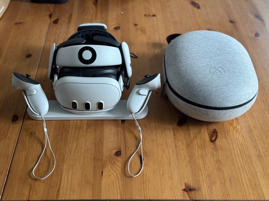 Meta Quest 3 512GB + BOBO VR Strap, Oplaadstation & Case, Spelcomputers en Games, Virtual Reality, Ophalen, Zo goed als nieuw