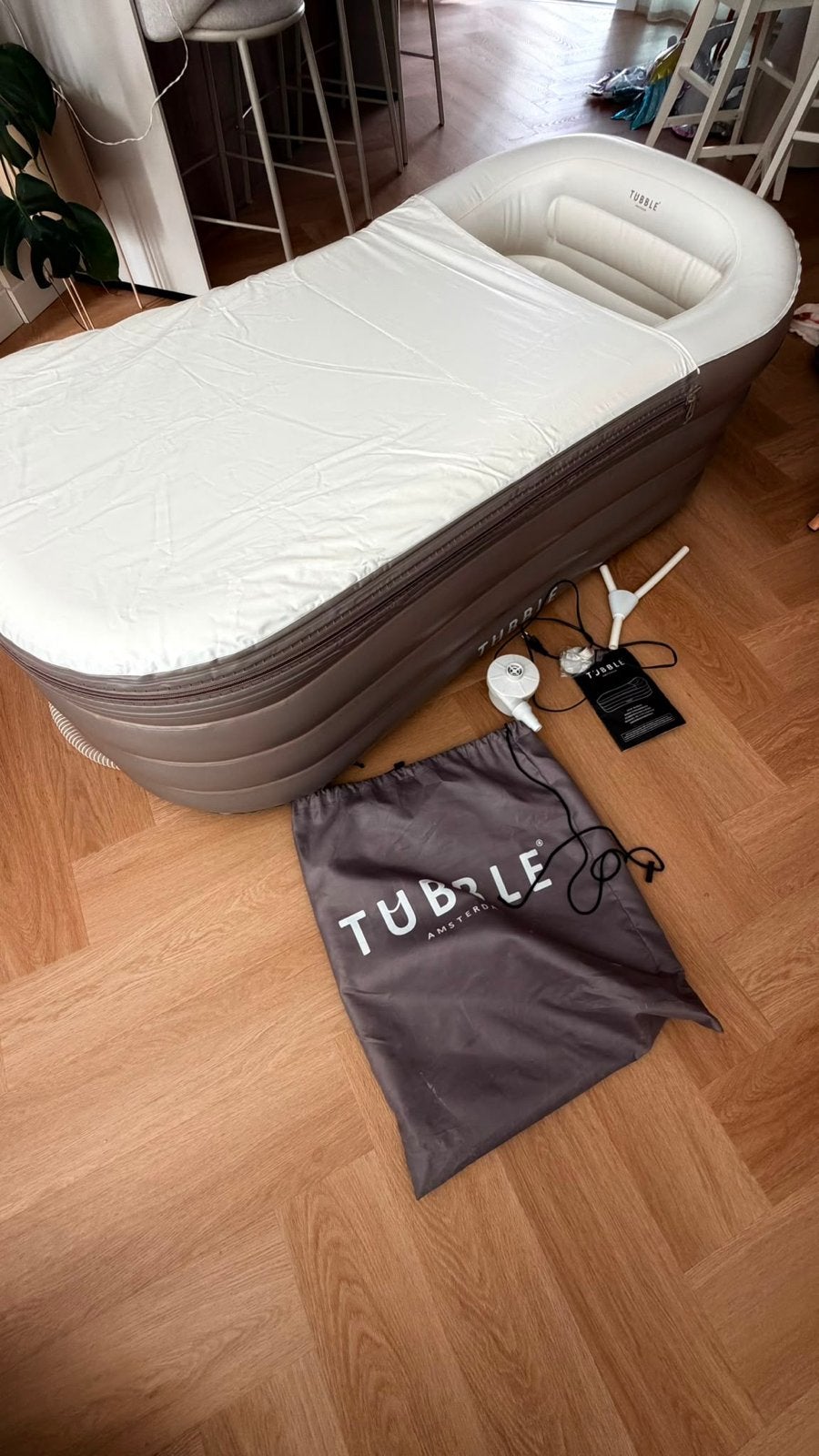 Tubble Opblaasbad - Comfortabel en Draagbaar, Huis en Inrichting, Badkamer | Complete badkamers, Ophalen, Zo goed als nieuw, Met bad