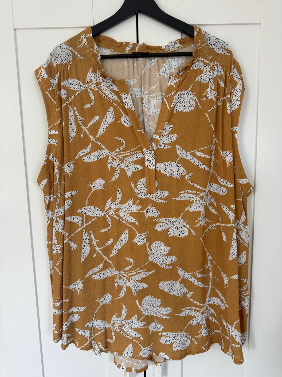 Exxcellent Top Maat 50/52 - Okergeel met Witte Print, Ophalen of Verzenden, Zo goed als nieuw, Geel