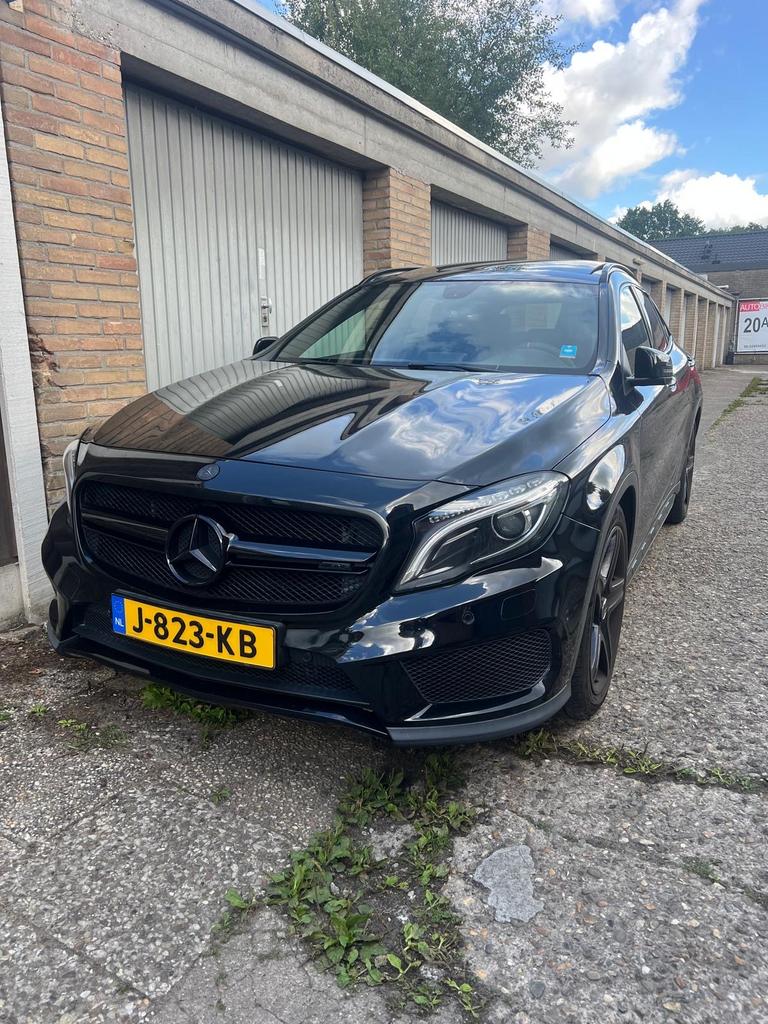Mercedes-Benz GLA Gla200 1.6 115KW Aut7 2014 Zwart, Auto's, 715 kg, Zwart, 1595 cc, Particulier