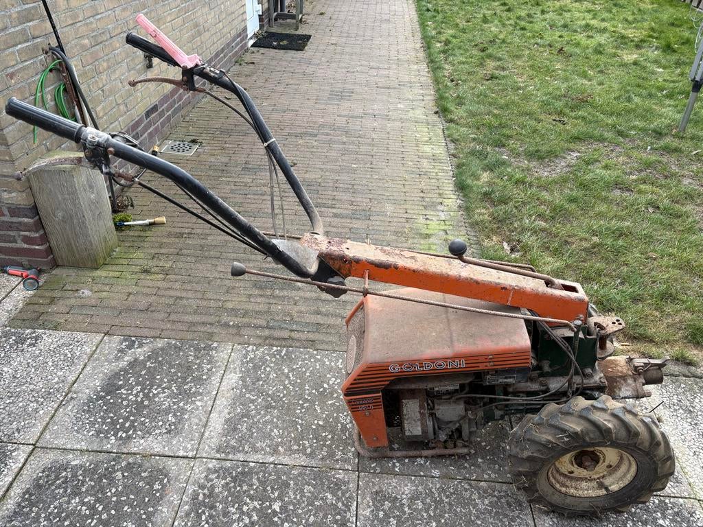 Goldoni tweewielige tractor (benzine) met frees en maaibalk, Ophalen, Gebruikt