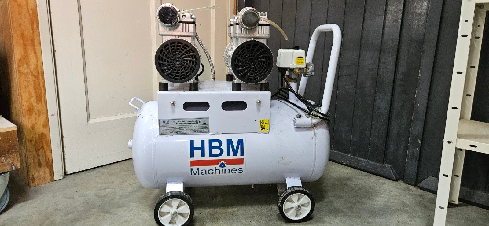 HBM 50 Liter Professionele Low Noise Compressor Model 1, Doe-het-zelf en Verbouw, Compressors, 25 tot 100 liter, Ophalen, Zo goed als nieuw