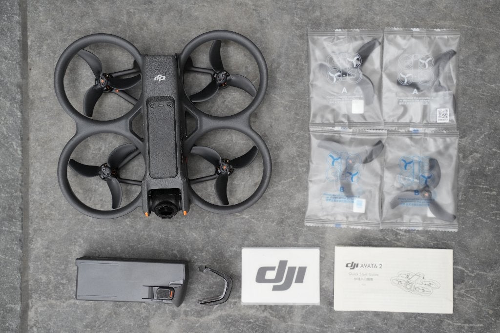 DJI Avata 2 + Accu + Accessoires, Ophalen of Verzenden, Zo goed als nieuw