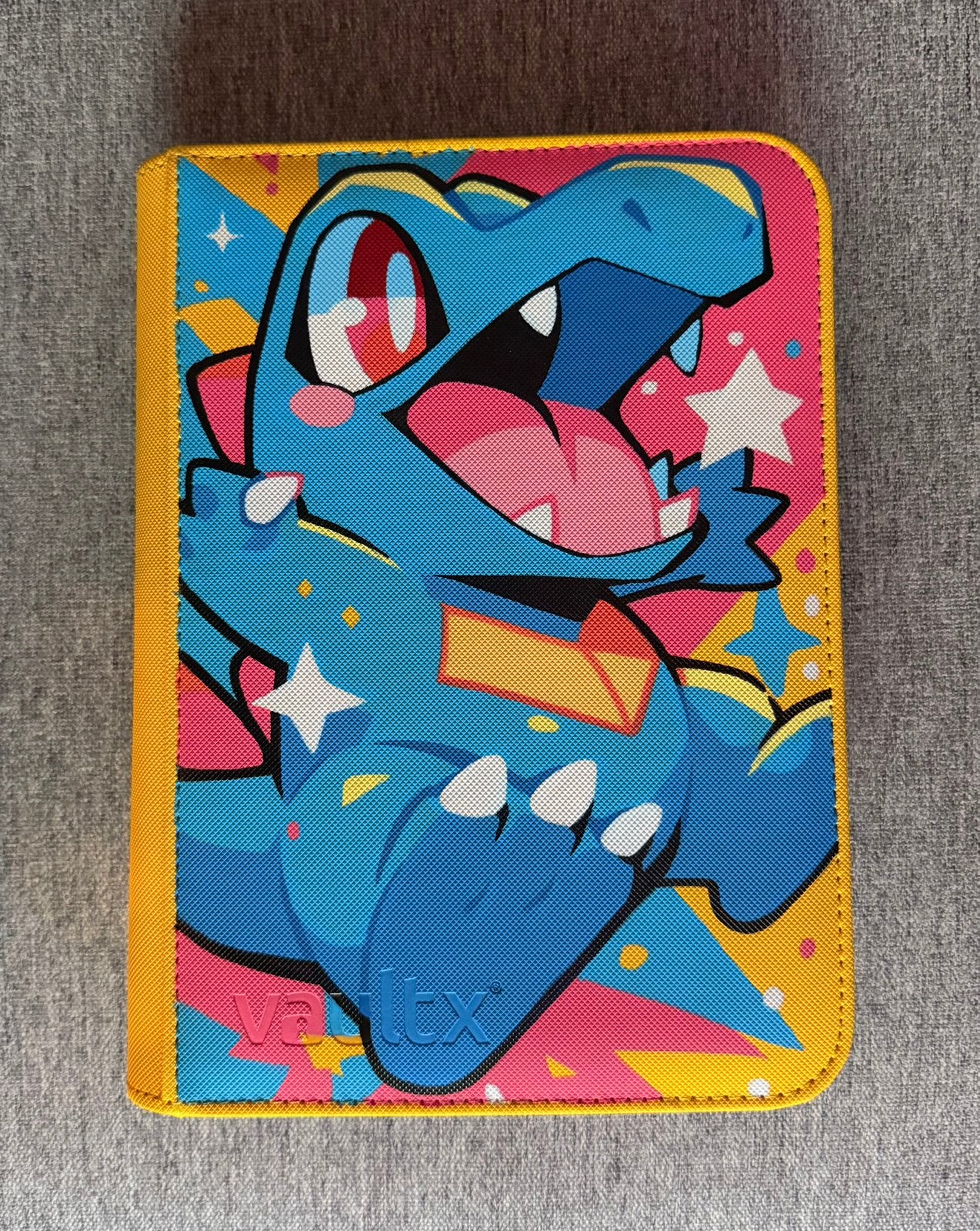 Totodile 4-pocket Vaultx binder, Ophalen of Verzenden, Nieuw, Overige typen
