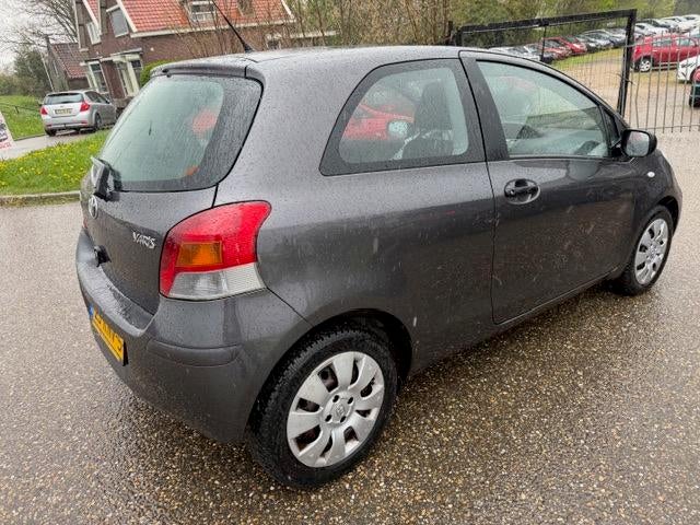 Toyota Yaris 1.3 VVTi Comfort Dealeronderhouden Airco 1Eigen, Auto's, Toyota, Voorwielaandrijving, 4 cilinders, Bedrijf, Handgeschakeld