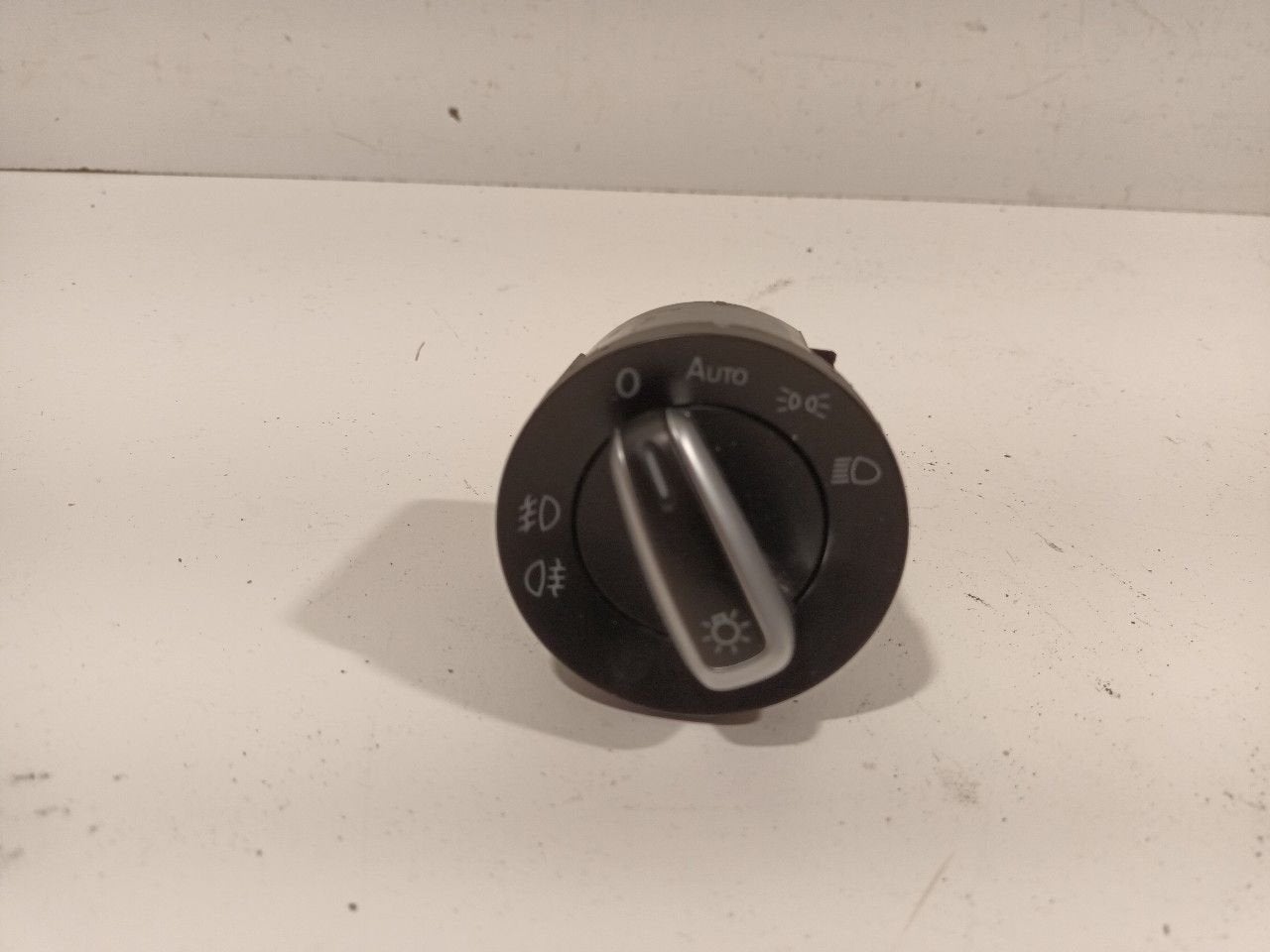 Lichtschakelaar Volkswagen Transporter, Onderdelen@venauto.nl, Van der Ven Autorecycling B.V., Gebruikt, Ettenseweg 76, 4706 PB Roosendaal, The Netherlands