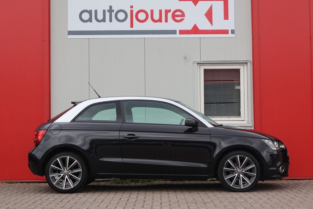 Audi A1 1.2 TFSI Attraction Pro Line Business (bj 2011), Voorwielaandrijving, Euro 5, Zwart, 4 cilinders