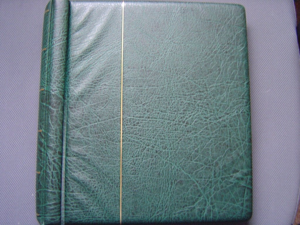 Leuchtturm album, met verzameling Berlin 1968 t/m 1985 postf, Ophalen of Verzenden, BRD