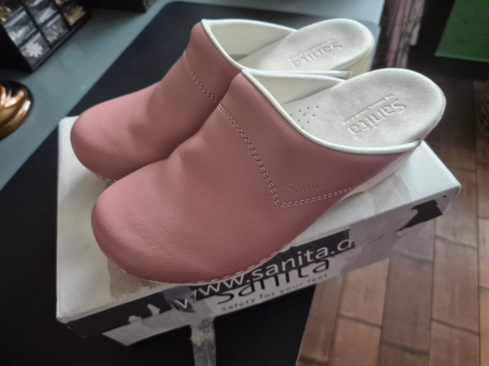 Sanita klompen lichtroze mt 37 - Zo goed als nieuw, Kleding | Dames, Schoenen, Ophalen of Verzenden