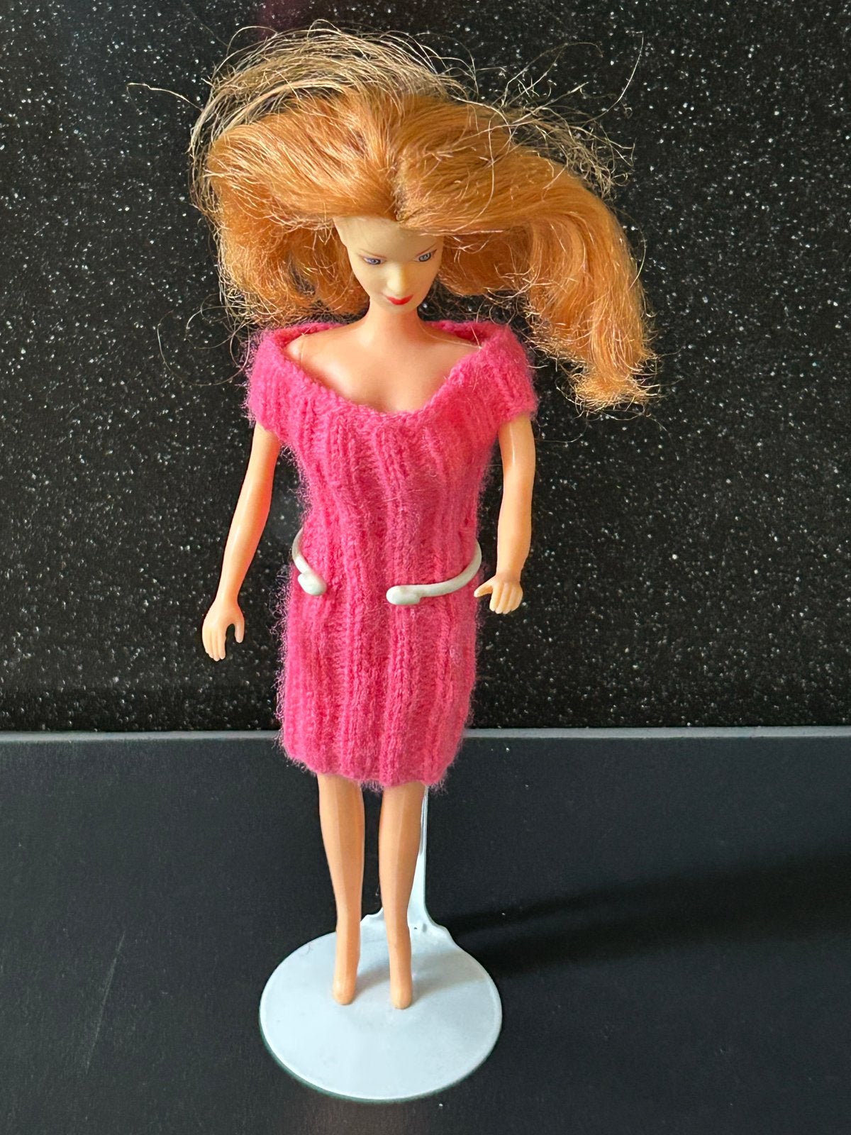 Vintage Barbie pop met roze gebreide jurk, Ophalen of Verzenden, Gebruikt, Barbie
