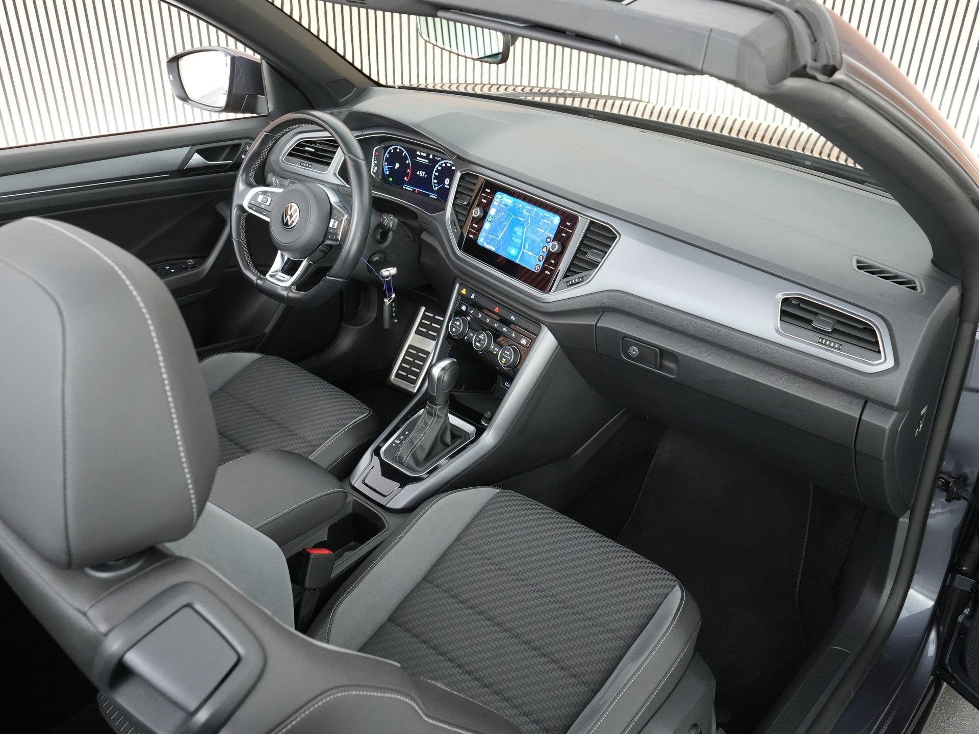 Volkswagen T-Roc Cabrio 1.5 150pk TSI R-Line |digital cockpi, 4 cilinders, 4 stoelen, 1438 kg, Bedrijf