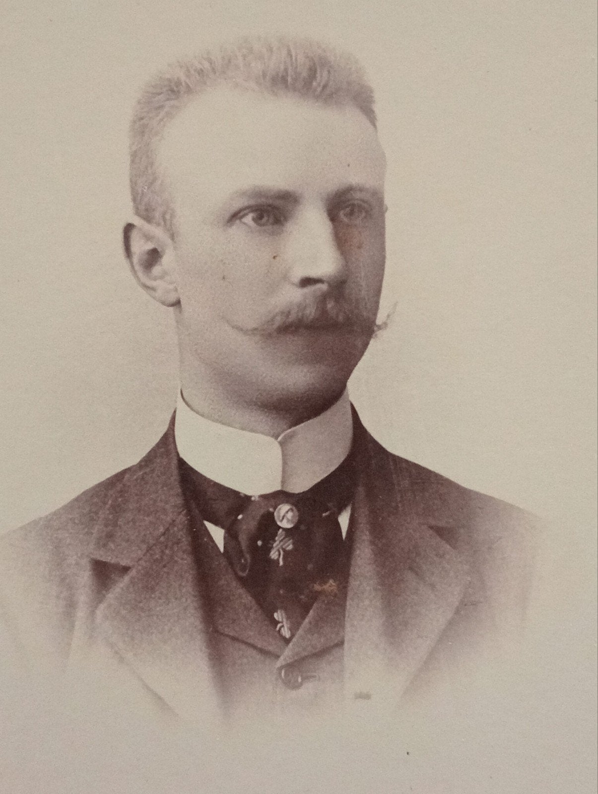 Antieke Foto: Portret van een Heer, H. Deutmann, La Haye, Ophalen of Verzenden, Voor 1940, Gebruikt