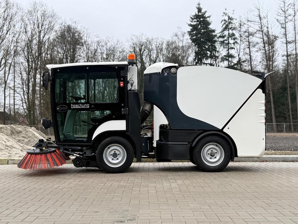 Boschung S2 Straatveger Diesel 3900UUR hoogkieper Airco veeg