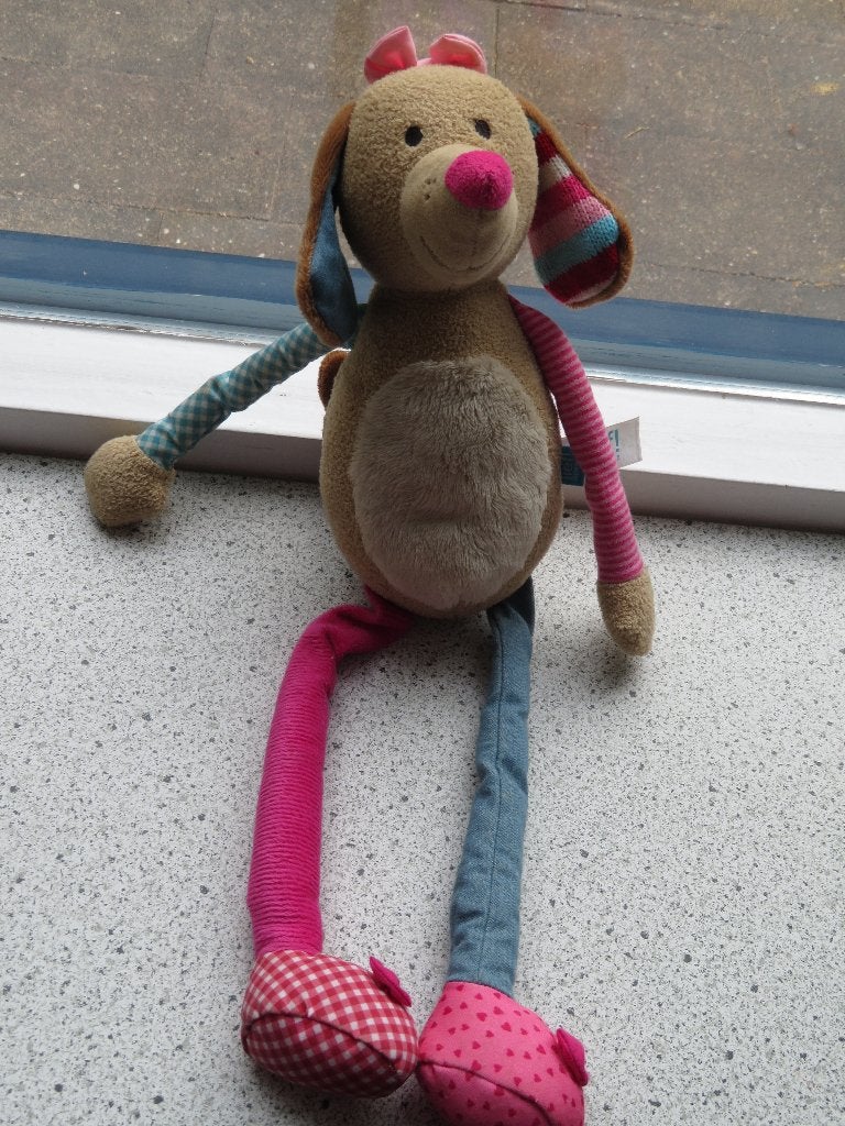 Hond Daisy merk Lief Lifestyle meet ca 45 cm slungelhond, Zo goed als nieuw, Middelgroot (20 tot 80 cm), Hond, Ophalen of Verzenden