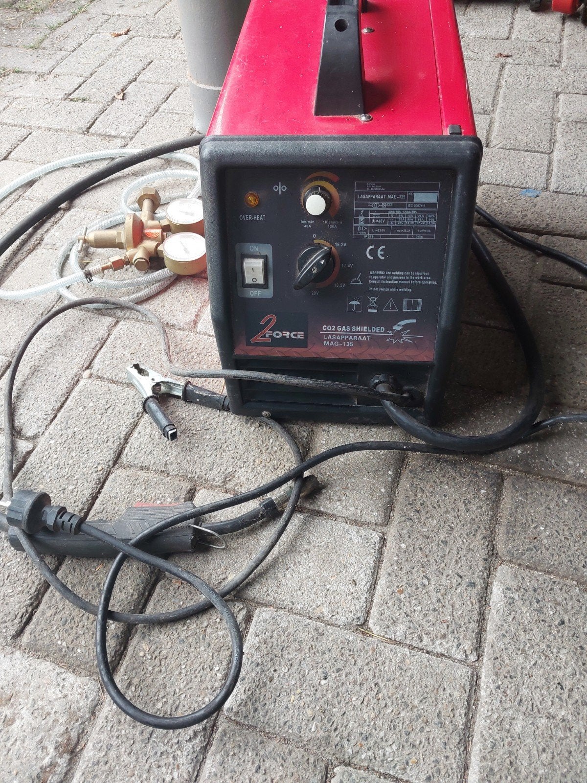 2force mag 135 lasapparaat met lasdraad en fles, Doe-het-zelf en Verbouw, Ophalen, Zo goed als nieuw, Co2