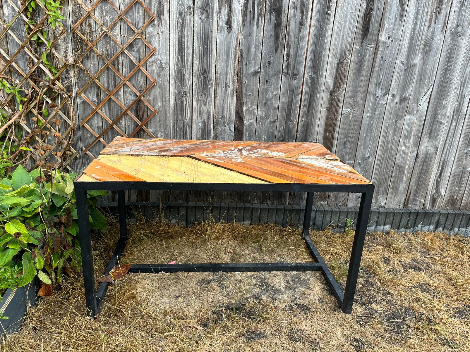 Tuintafel - stalen frame - GRATIS, Ophalen, Gebruikt, Rechthoekig, Metaal