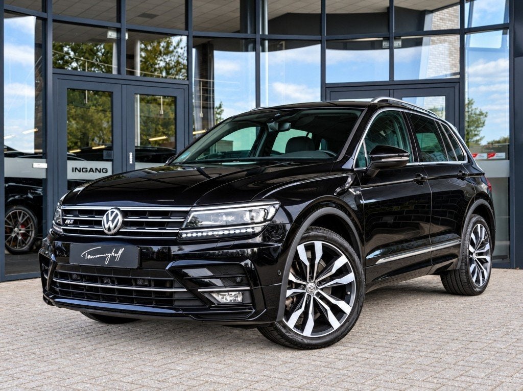 Volkswagen TIGUAN 2.0 TSI 225PK - 4MOTION R-LINE LEDER - PAN, Auto's, Gebruikt, Euro 6, 4 cilinders, 1984 cc