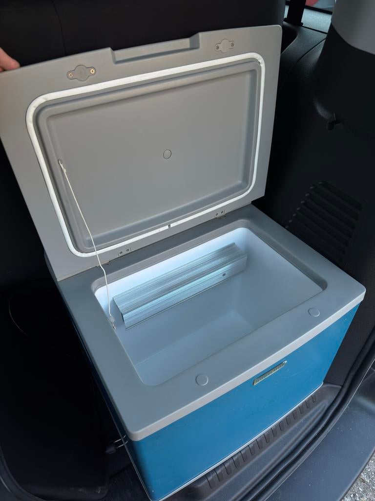 Mobicool A40E DC/AC Koelbox - 40 liter, Caravans en Kamperen, Koelboxen, Zo goed als nieuw, Koelbox, Elektrisch, Ophalen
