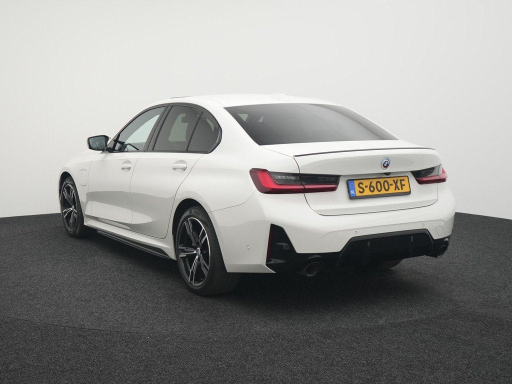 BMW 3-serie 330e | Automaat | M Sportpakket / BMW 50 Jahre |, Auto's, BMW, Achterwielaandrijving, Gebruikt, 4 cilinders, Automatische klimaatregeling