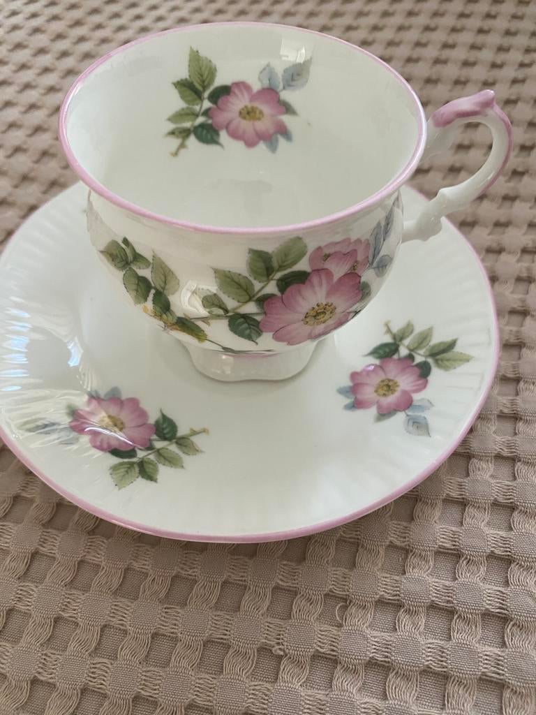 Vintage Hedgeron Elizabethan Bone China kopje., Antiek en Kunst, Antiek | Servies los, Ophalen