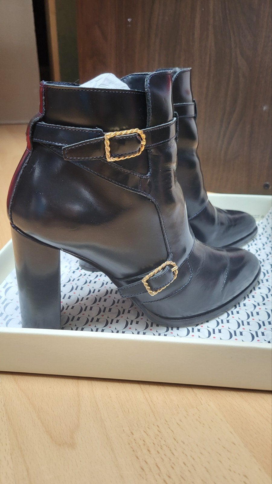 Gigi Hadid x Tommy Hilfiger, Zwart, Lage of Enkellaarzen, Ophalen of Verzenden, Zo goed als nieuw