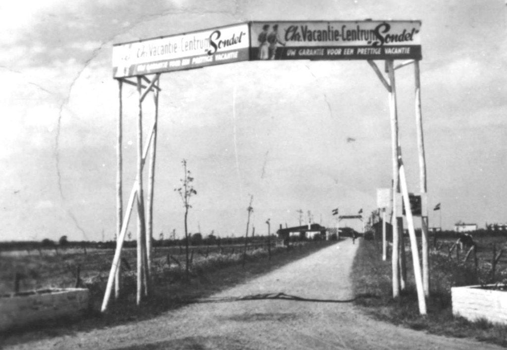 43919	Sondel	Friesland	1957	 zegel gedeeltelijk verwijderd, Ophalen of Verzenden, 1940 tot 1960, Gelopen, Noord-Brabant