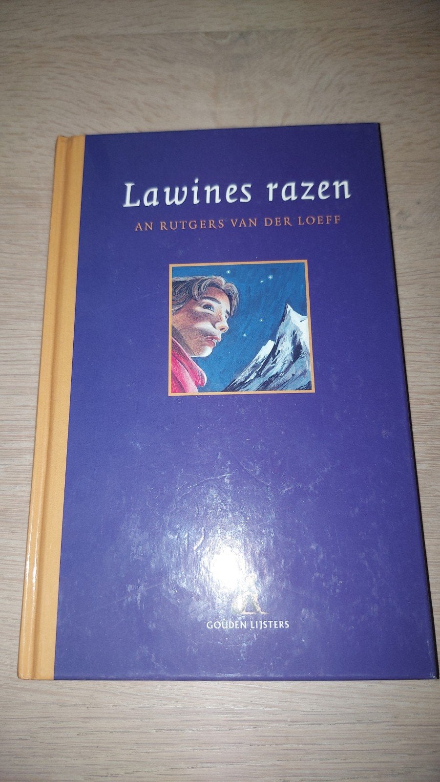N: Lawines razen - An Rutgers van der Loeff, Boeken, Ophalen of Verzenden, Gelezen, An Rutgers van der Loeff, Fictie algemeen