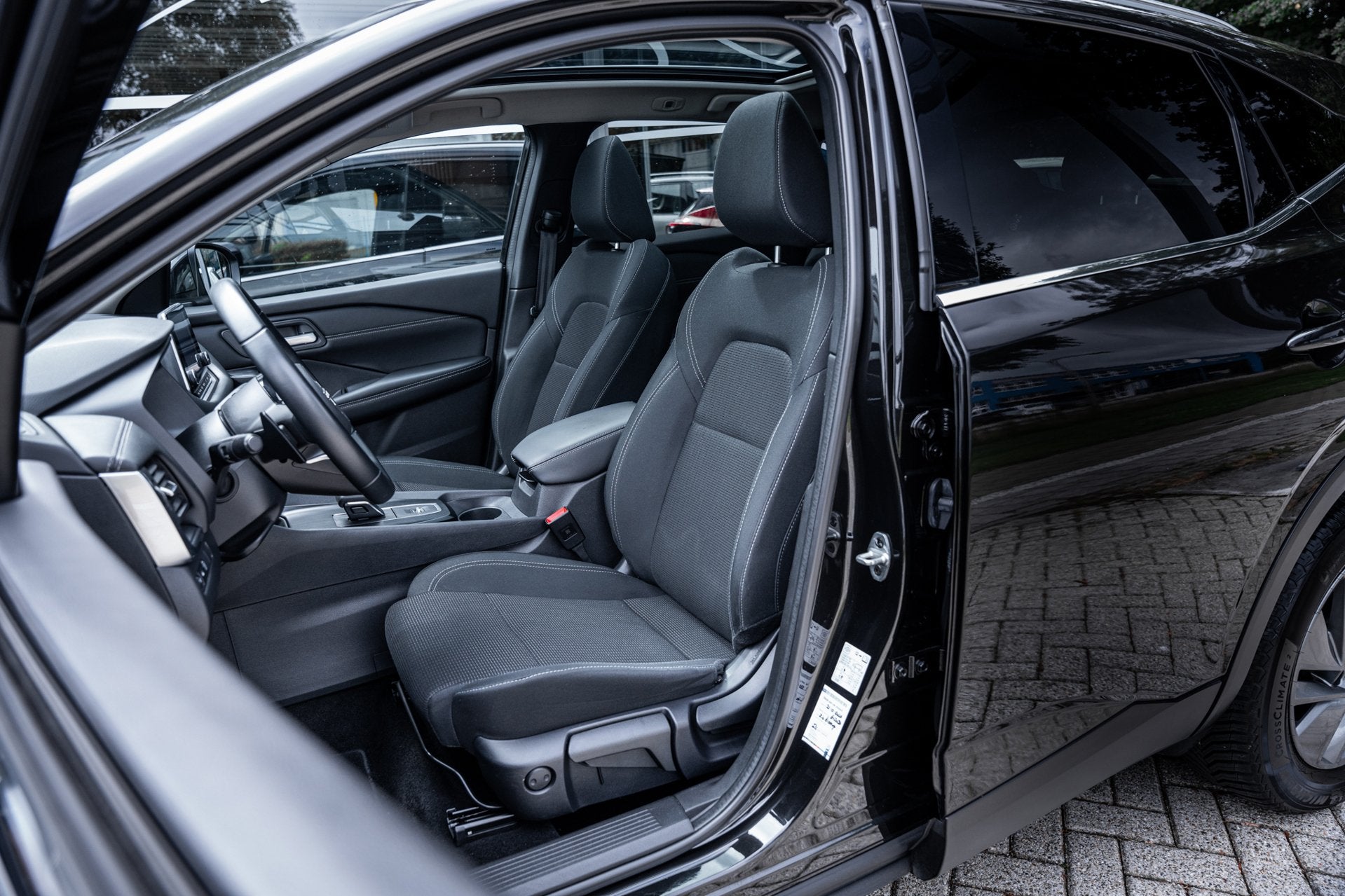 Nissan Qashqai 1.3 MHEV Xtronic Acenta|ACC|Carplay|Pano|Came, Auto's, Stof, Zwart, Qashqai, 725 kg