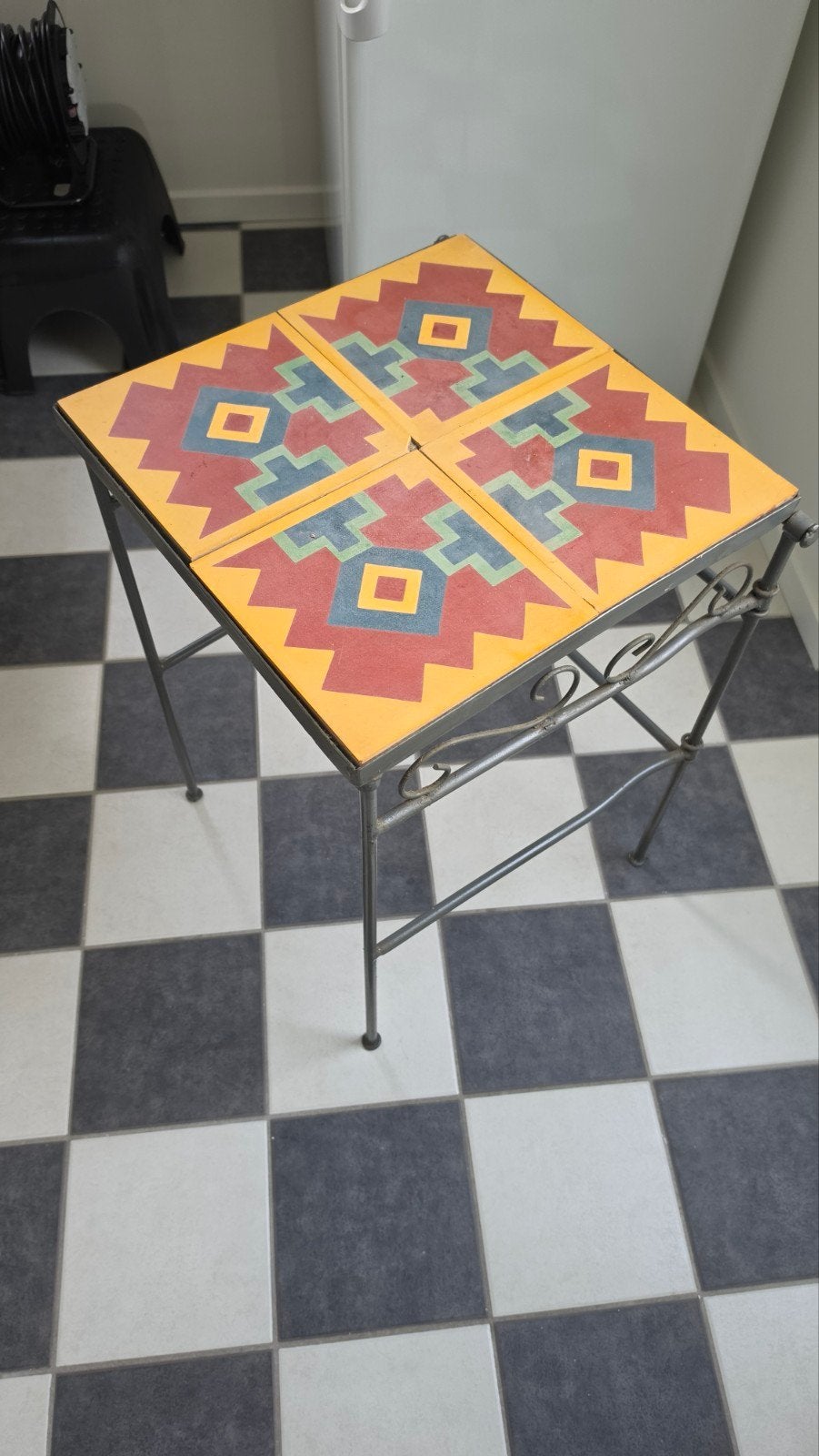 kleine opklapbare tafel met 4 tegels, Ophalen