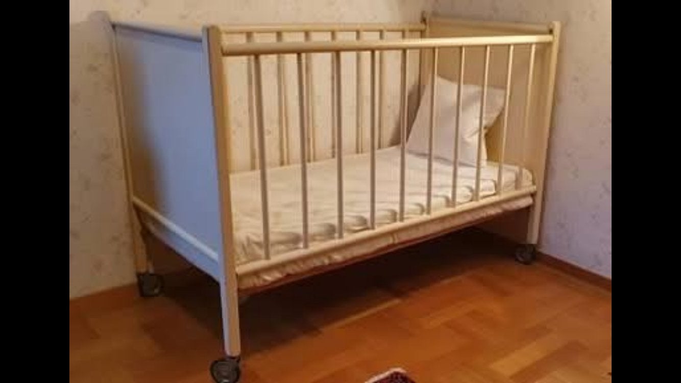 PAIDI Kinderbedje JAREN 70 Vintage opknap bedje ledikant bed, Kinderen en Baby's, Ophalen, Gebruikt, Ledikant