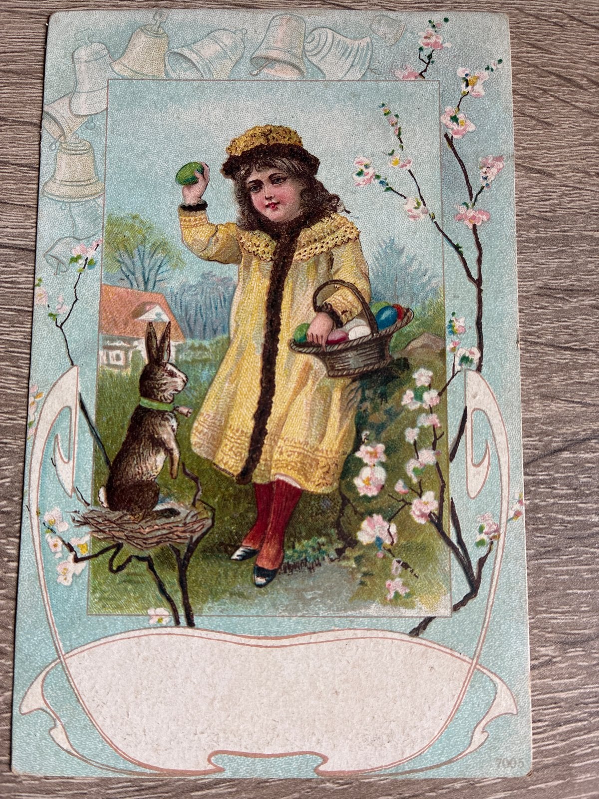 Antieke reclame Paaskaart: Meisje met Konijn en Paaseieren, Ophalen of Verzenden, Voor 1920, Gelopen, Feest(dag)