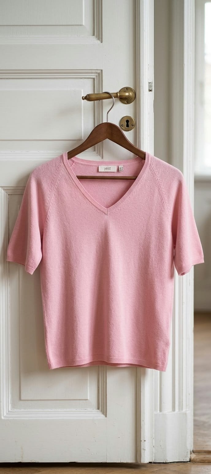 Nieuw roze trui met v-hals en korte mouwen, Yest Curve, Maat 46/48 (XL) of groter, Nieuw, Ophalen of Verzenden