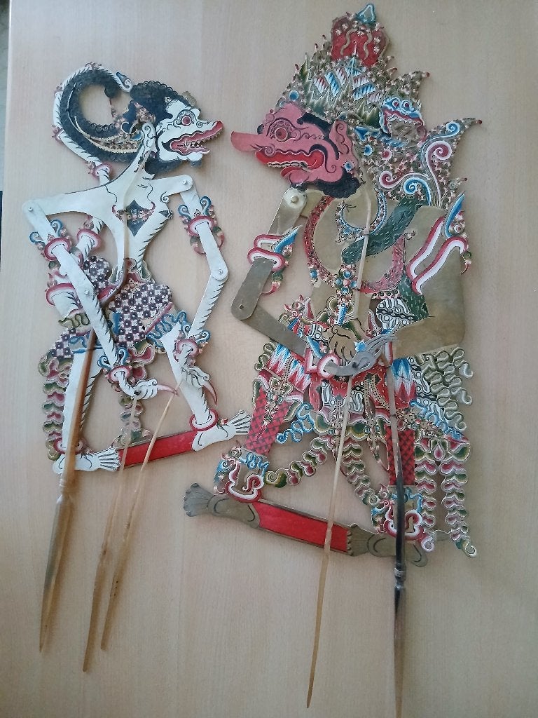 2 originele wajangpoppen 60-70 cm, Antiek en Kunst, Natuurlijk materiaal, 60 cm, Indonesië, Ophalen