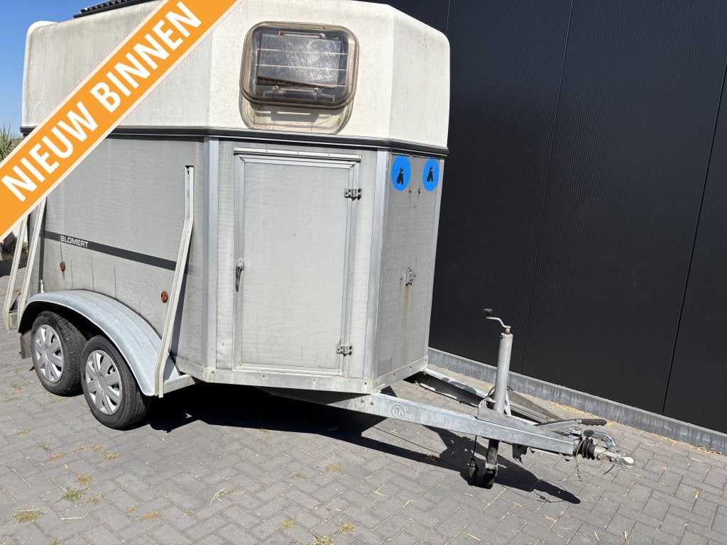 Blomert 2 paards trailer paardentrailer, Gebruikt
