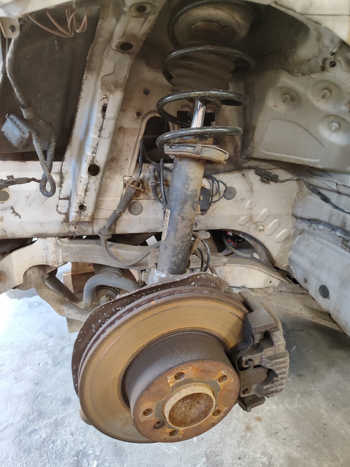 Veerpoot links rechts BMW E90 E91 remklauw naaf fusee vooras, Ophalen, BMW