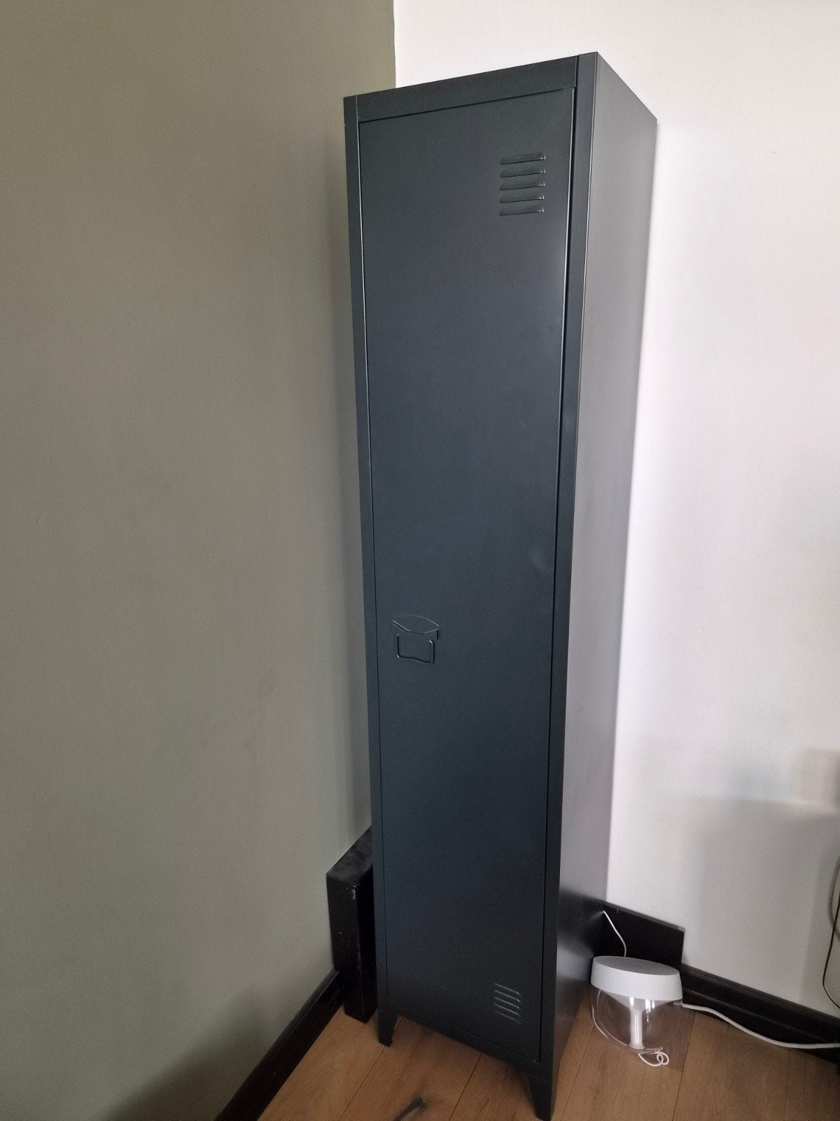 Metalen locker kast - zwart 180x28x28, Huis en Inrichting, Kasten | Lockerkasten, Ophalen, Gebruikt, Industrieel