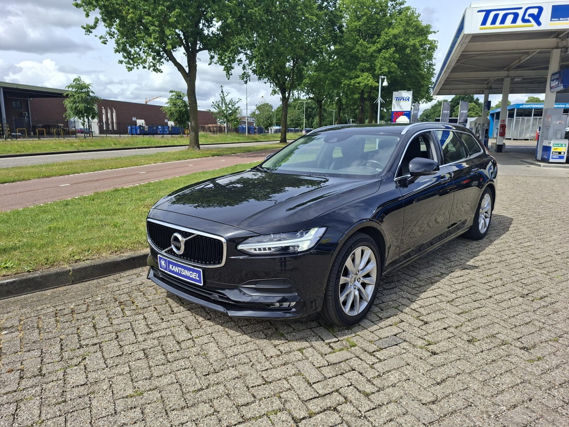 Volvo V90 2.0 T4 Momentum DEALER ONDERHOUDEN ZEER NETJES, Auto's, 15 km/l, Euro 6, 1969 cc, Origineel Nederlands