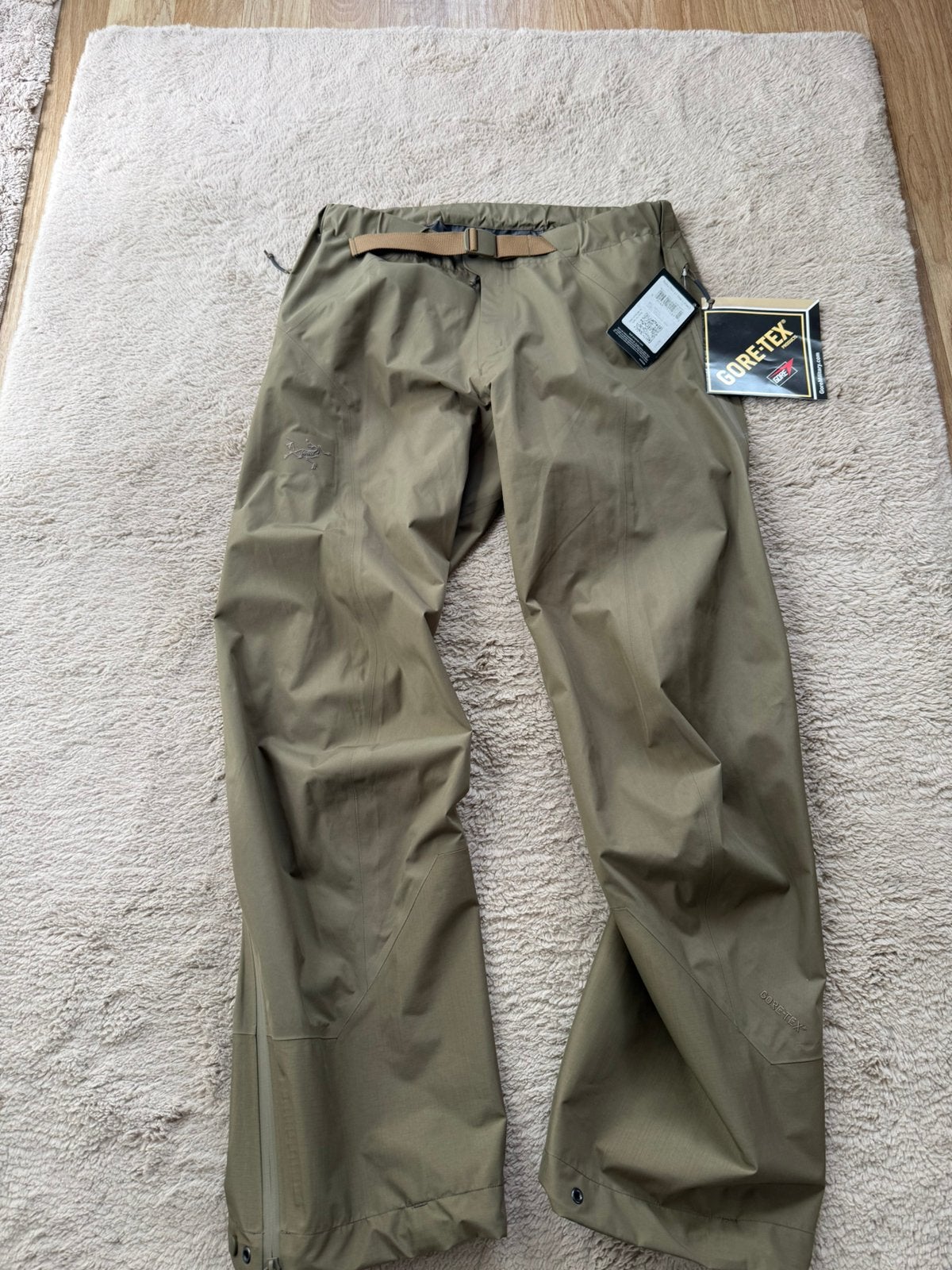 Arc’teryx LEAF Alpha Pants LT Gen 2 – Crocodile – Nieuw, Ophalen of Verzenden, Zo goed als nieuw, Maat 48/50 (M), Groen